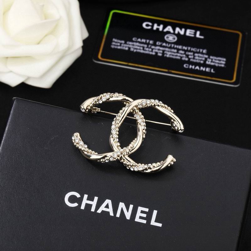 Chanel Brooch 05yxs136